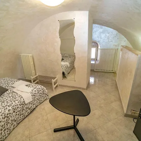 Sopramonte House 몬테산탄젤로